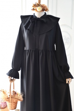Pelerin Yaka Siyah Renk Elbise