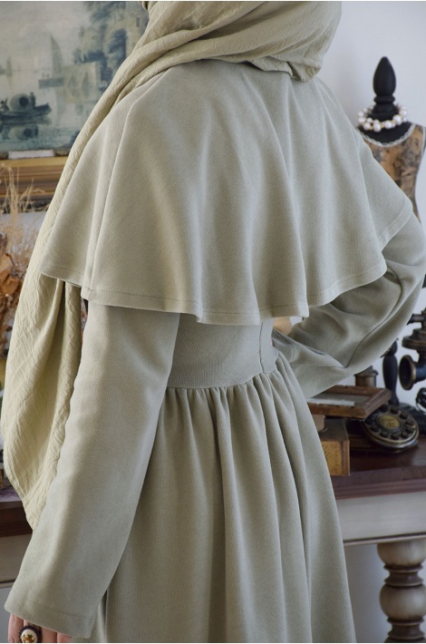 Pelerinli Triko Elbise Yeşil