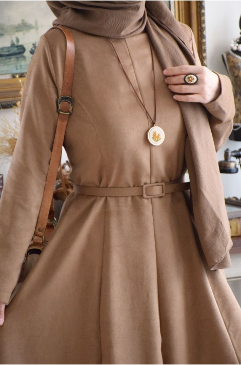 Kemerli Taba Renk Süet Elbise