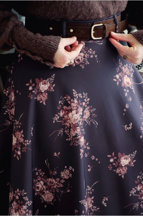 Çiçekli ve Kemerli Krep Etek