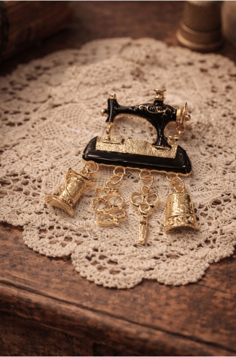 Vintage Dikiş Makinası Broş