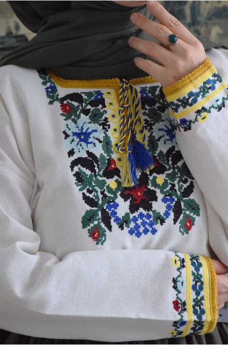 Nakışlı Otantik Bluz