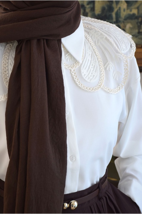 Yakalı Zarif Gömlek