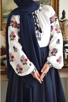 Nakışlı Beyaz Gömlek