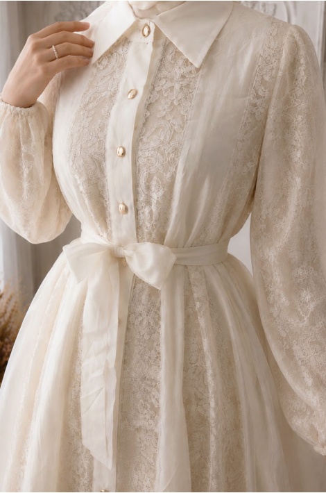 Dantel Şeritli Zarif Model Elbise
