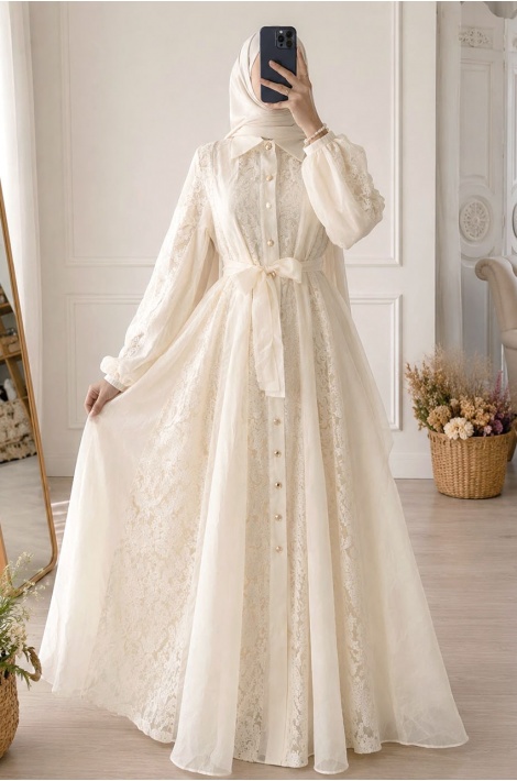 Dantel Şeritli Zarif Model Elbise