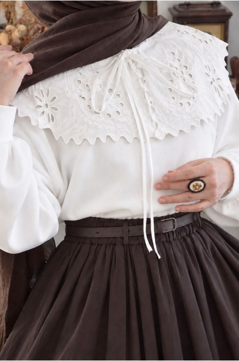 Yakalı Model Romantik Sweatshirt Beyaz