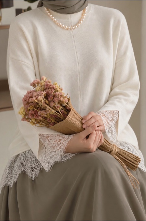 Elegant Kazak Ekru